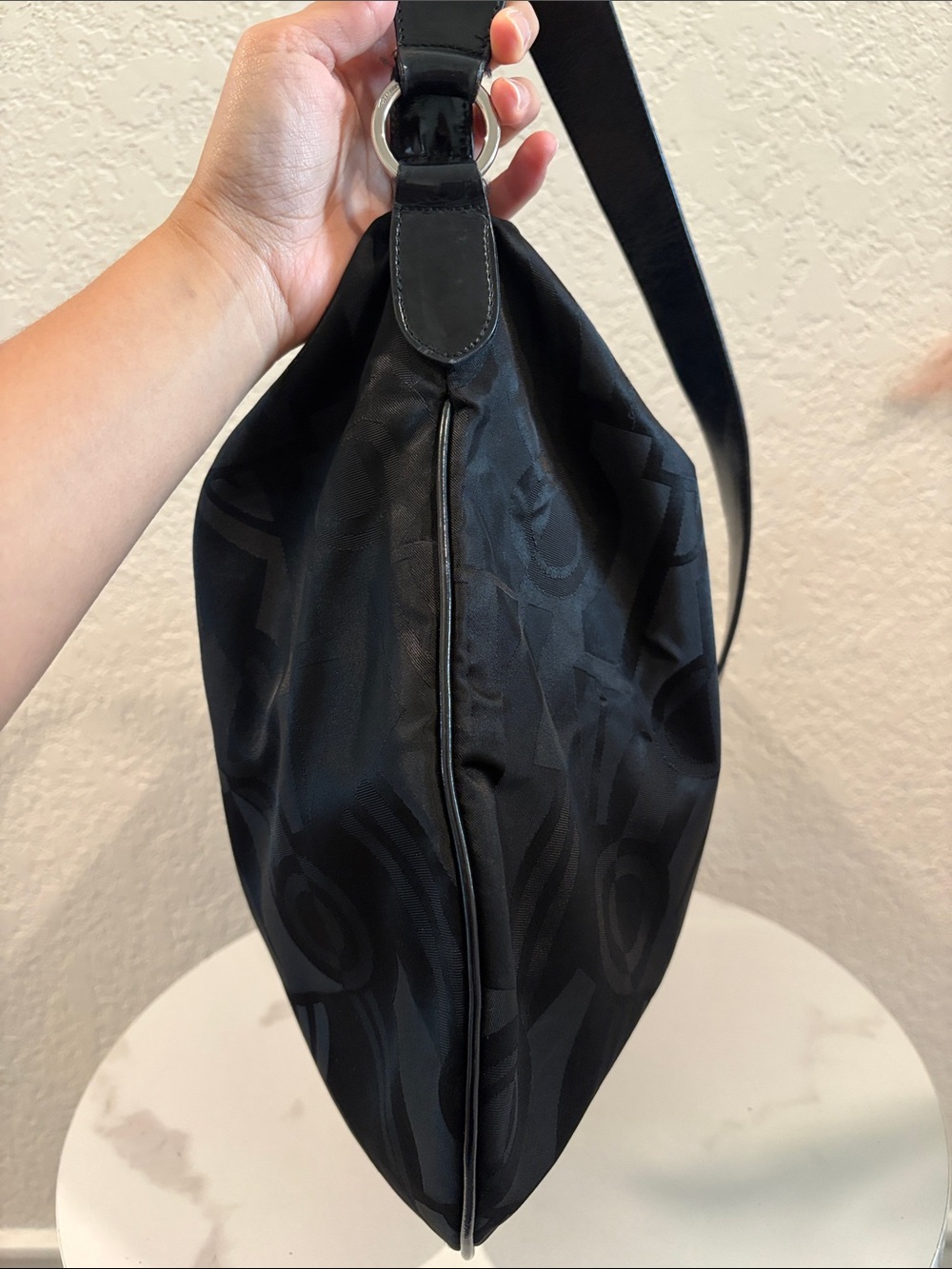 Salvatore Ferragamo Black Patterned Hobo Shoulder Bag - Picture 4 of 11